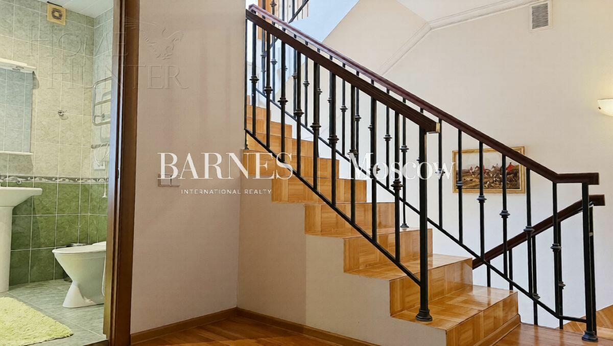 2-этажный таунхаус 286 м² с отделкой