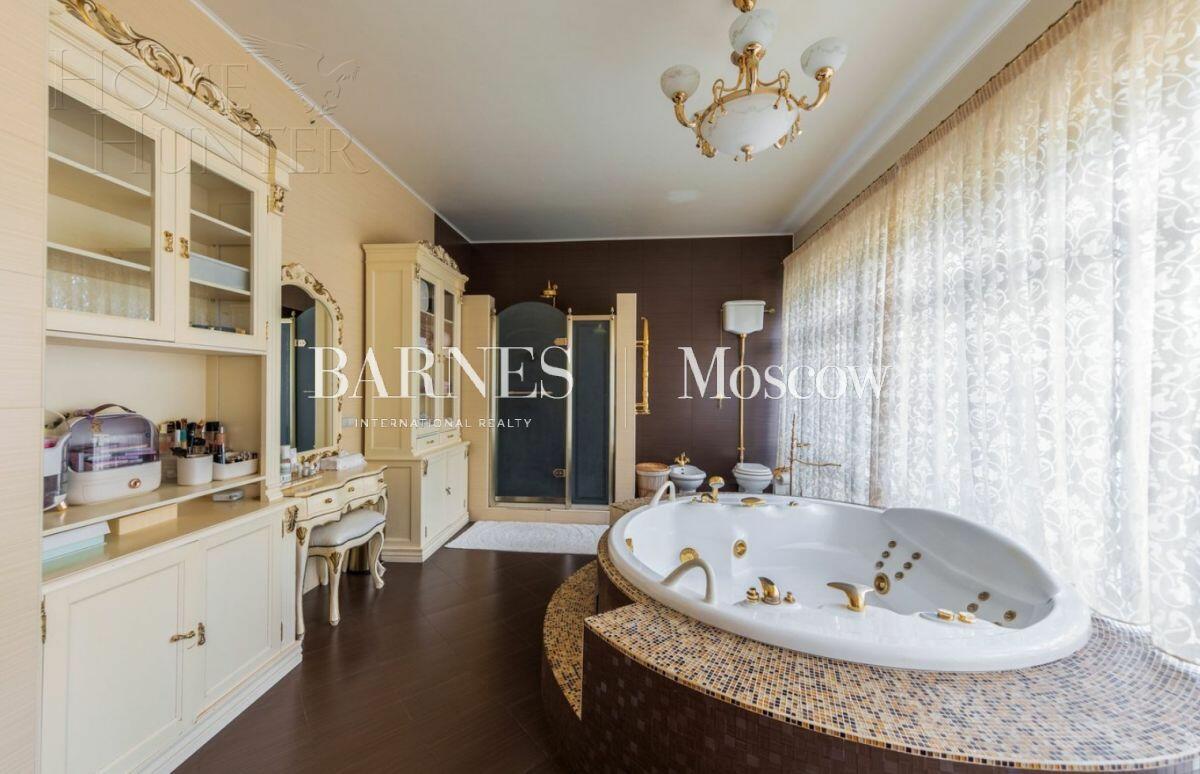 2-этажный коттедж 692 м² с отделкой