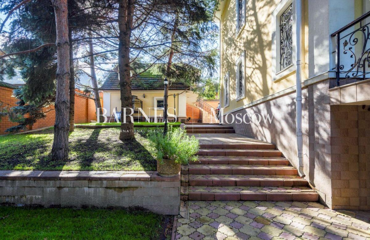 2-этажный коттедж 692 м² с отделкой