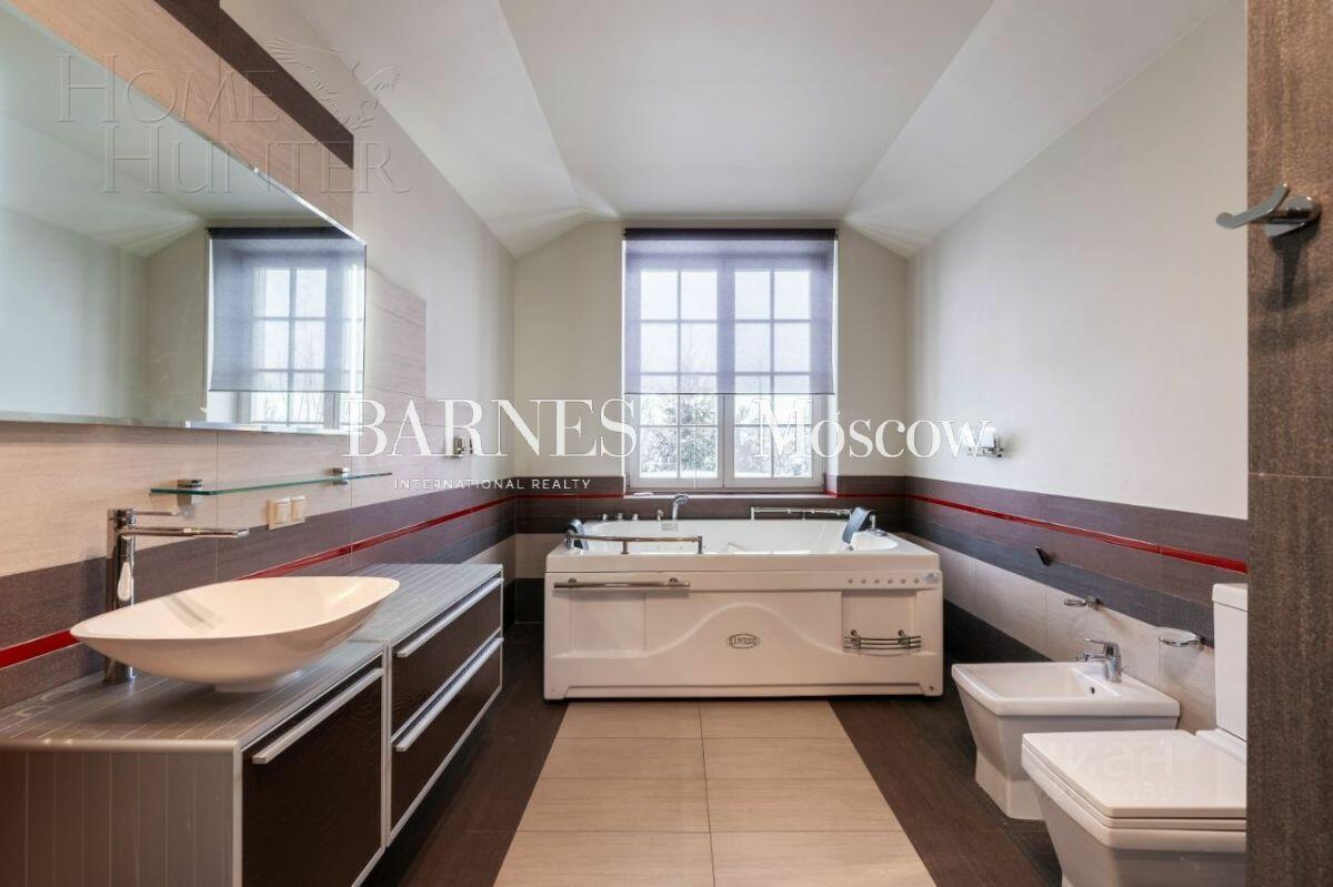 2-этажный коттедж 500 м² с отделкой