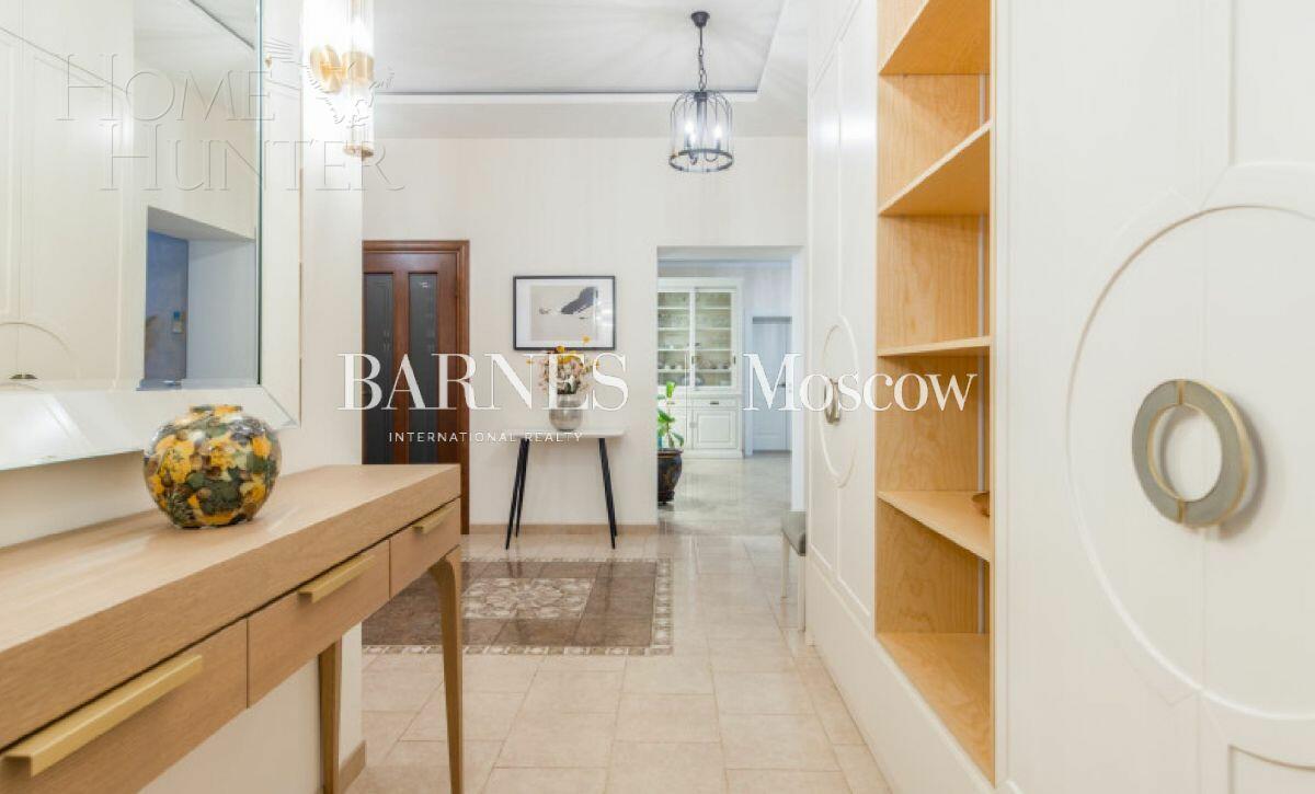 2-этажный коттедж 525 м² с отделкой