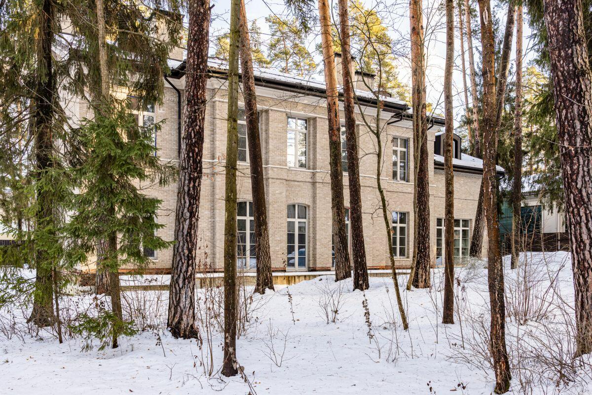 2-этажный коттедж 850 м² без отделки