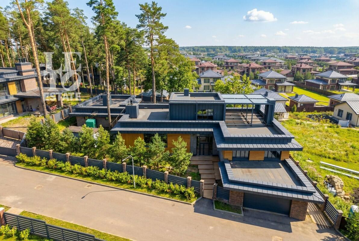 2-этажный коттедж 650 м² с отделкой