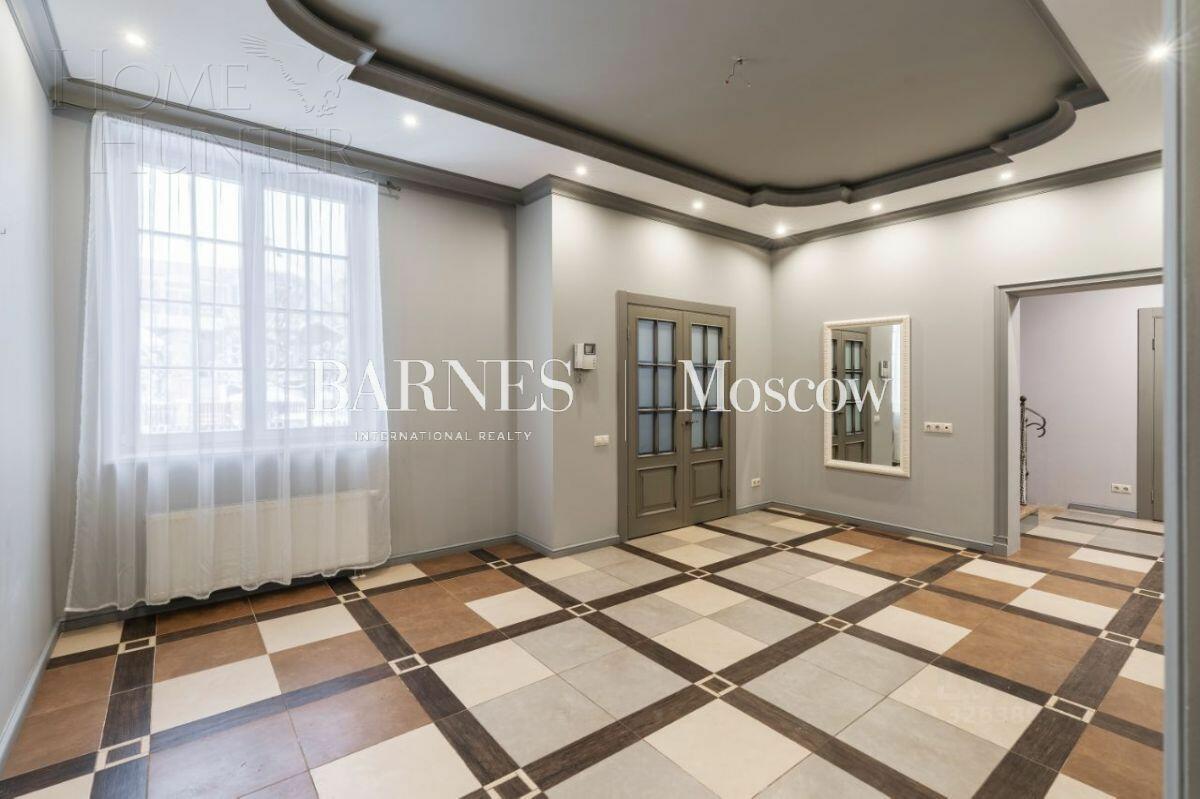 2-этажный коттедж 500 м² с отделкой