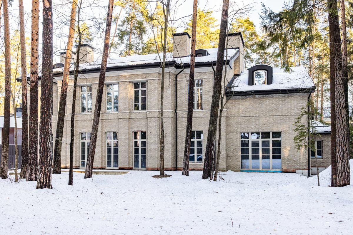 2-этажный коттедж 850 м² без отделки