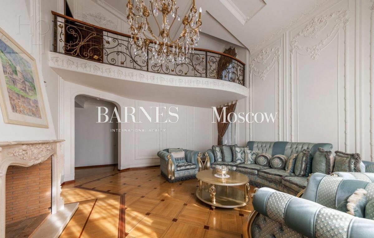 2-этажный коттедж 692 м² с отделкой