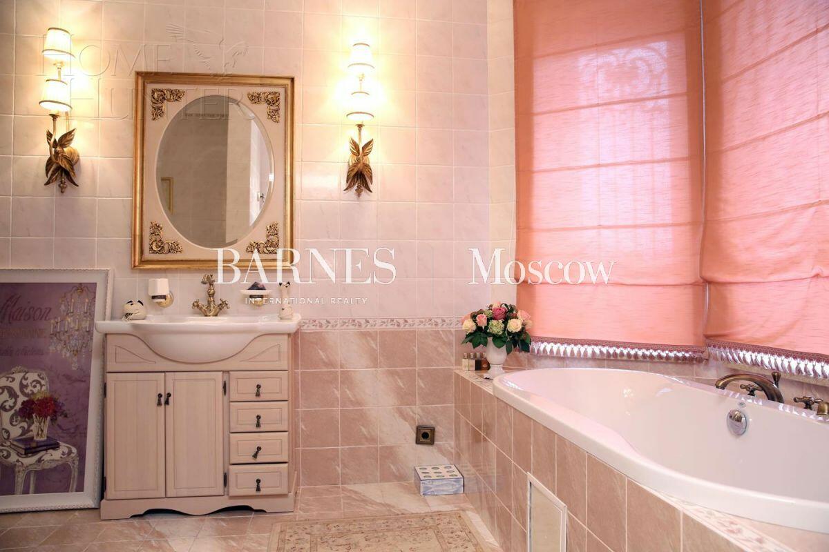 2-этажный коттедж 2 190 м² с отделкой