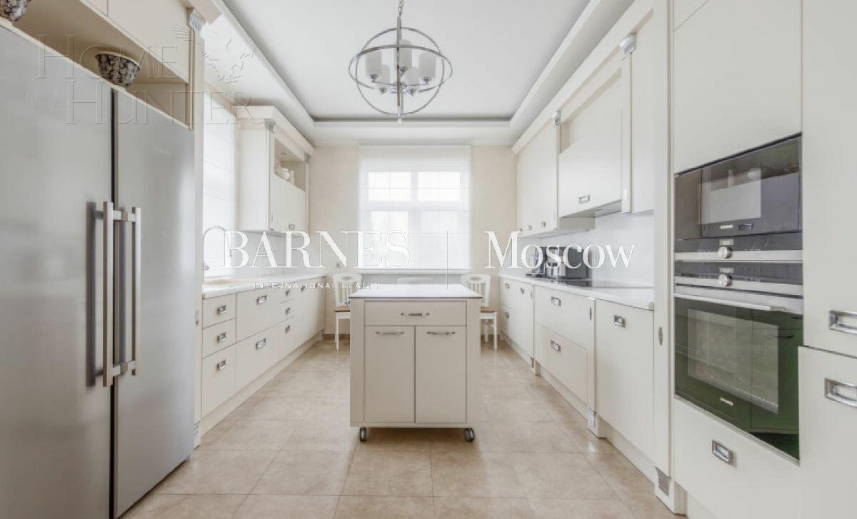 2-этажный коттедж 525 м² с отделкой