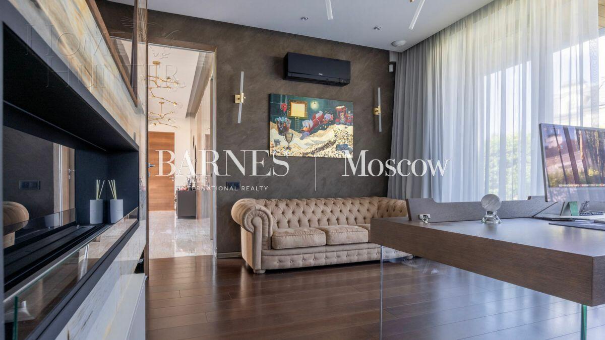 3-этажный коттедж 550 м² с отделкой