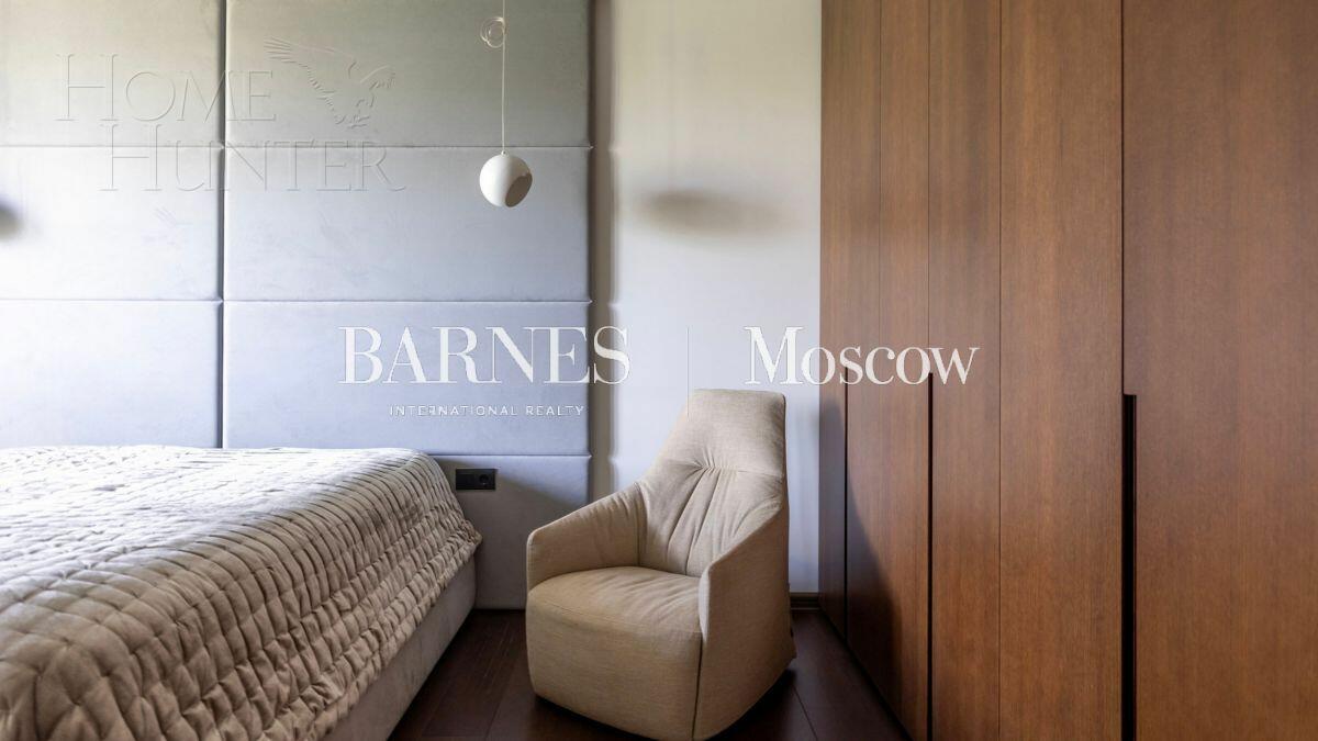 3-этажный коттедж 550 м² с отделкой