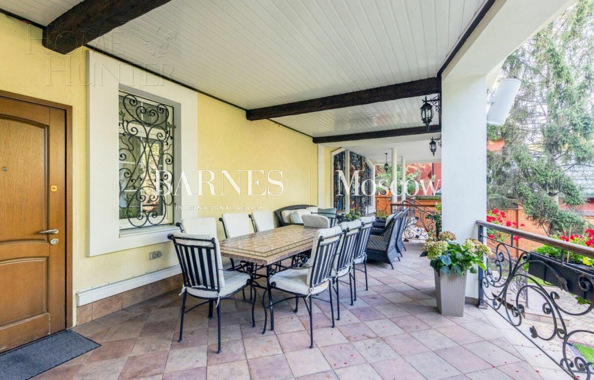 2-этажный коттедж 692 м² с отделкой