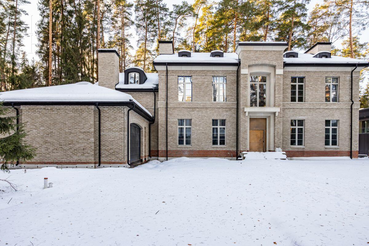 2-этажный коттедж 850 м² без отделки