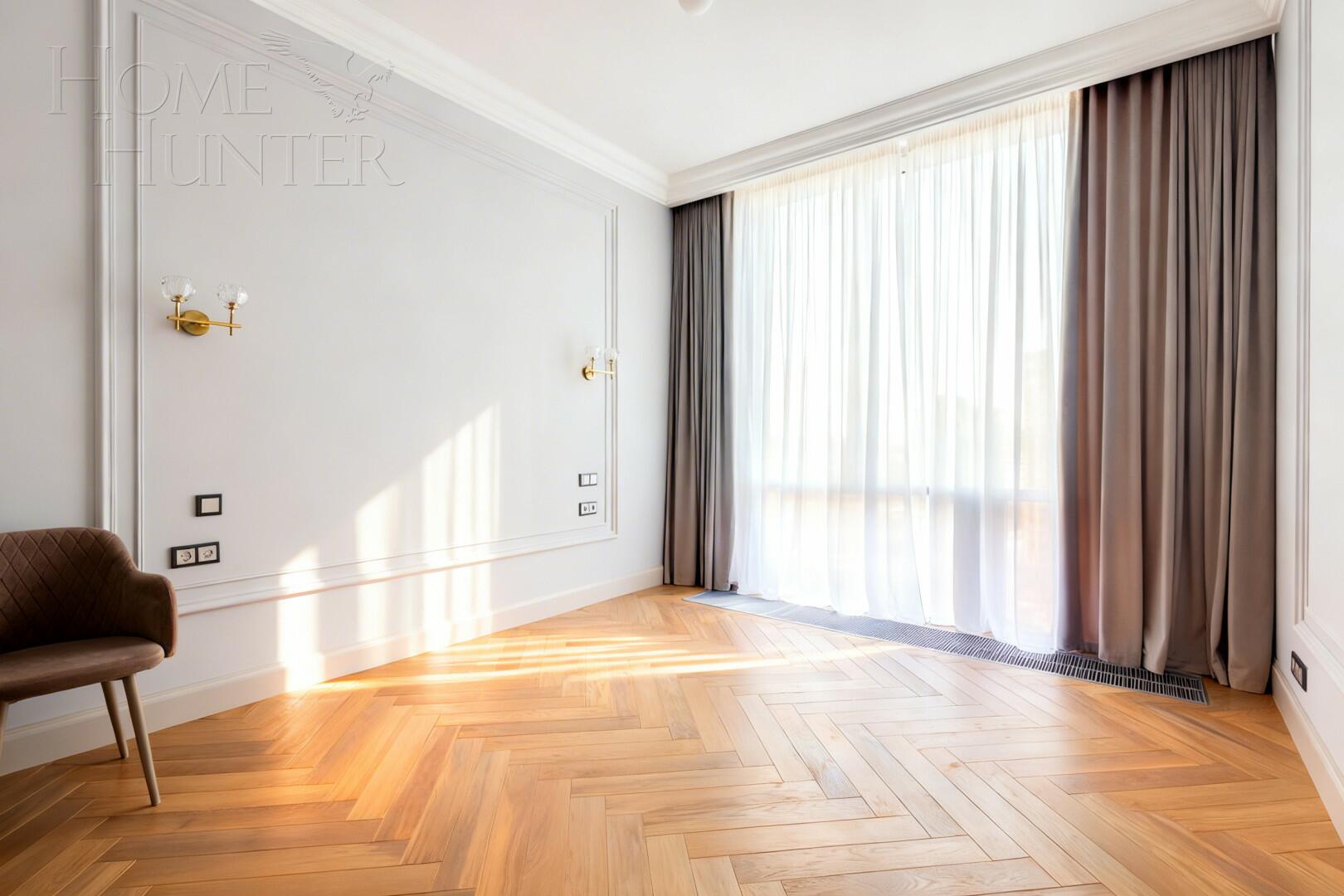 4-КОМН. КВАРТИРА С ОТДЕЛКОЙ 140 М² НА 10 ЭТАЖЕ