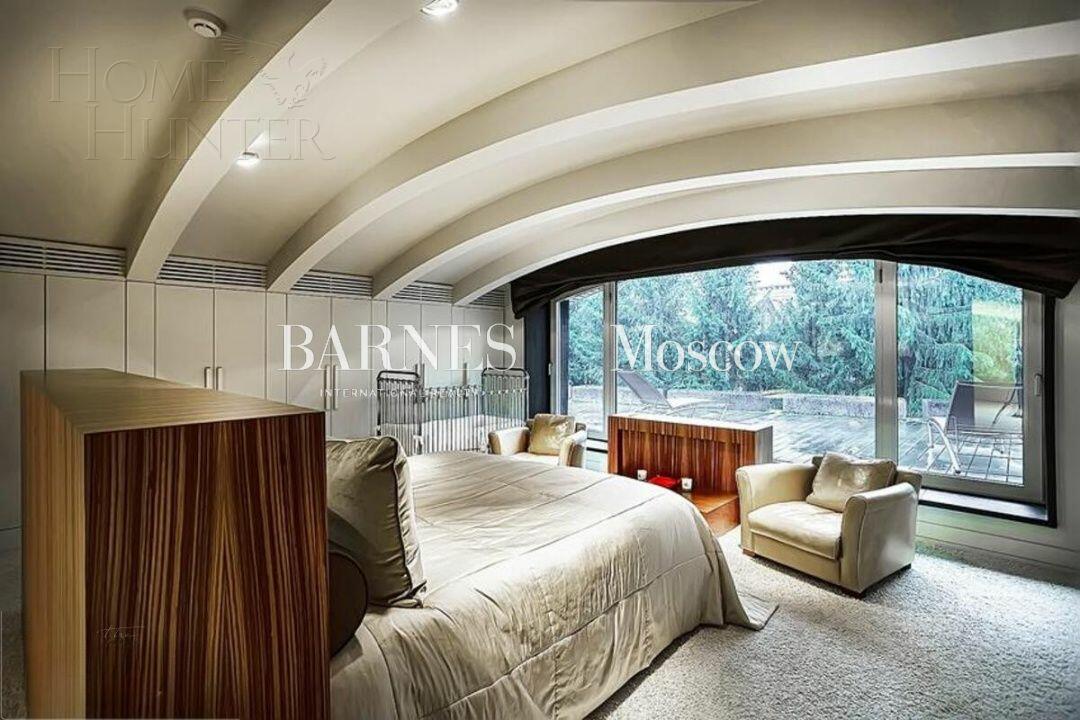 2-этажный коттедж 1 400 м² с отделкой