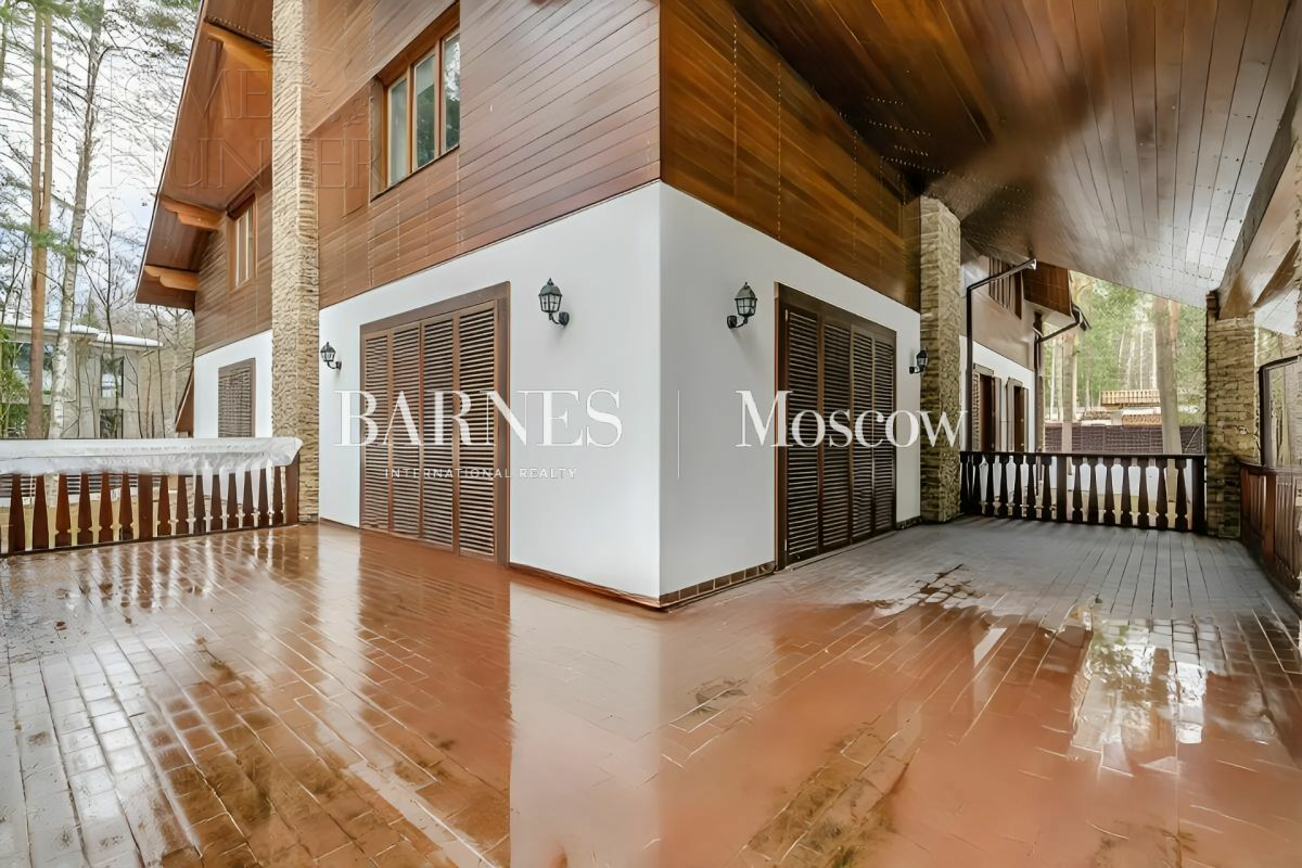 2-этажный коттедж 640 м² без отделки