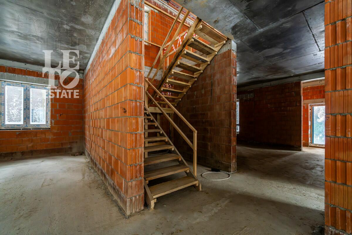 2-этажный коттедж 270 м² без отделки