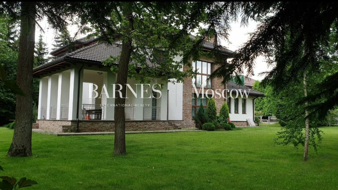 2-этажный коттедж 700 м² с отделкой