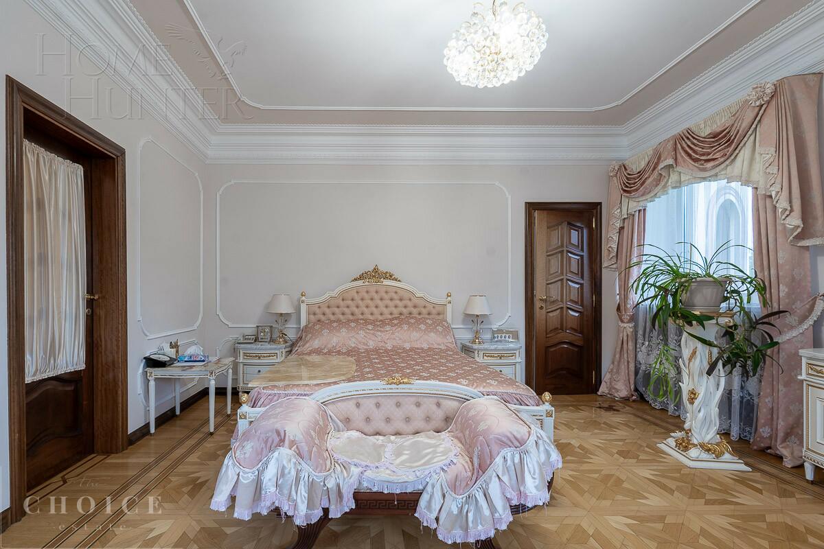 3-этажный коттедж 880 м² с отделкой