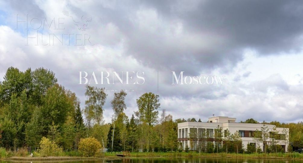 3-этажный коттедж 1 500 м² с отделкой