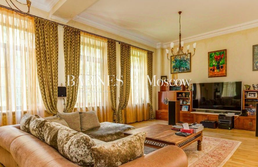 2-этажный коттедж 550 м² с отделкой