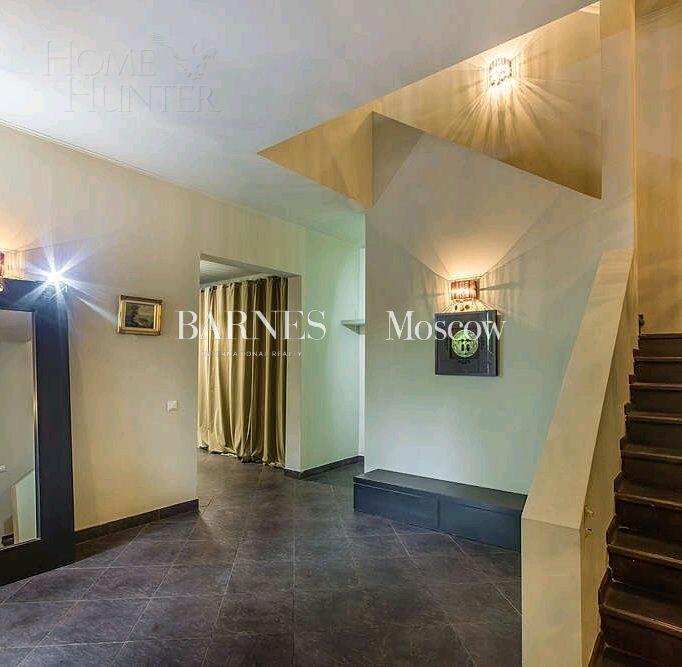 3-этажный коттедж 380 м² с отделкой