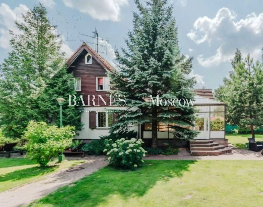 2-этажный коттедж 300 м² с отделкой