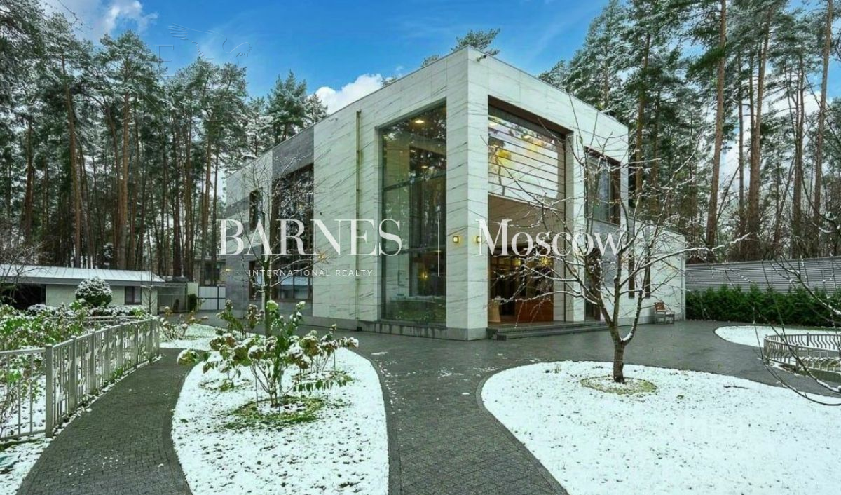 2-этажный коттедж 980 м² с отделкой