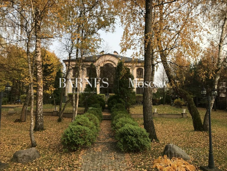 2-этажный коттедж 1 360 м² с отделкой