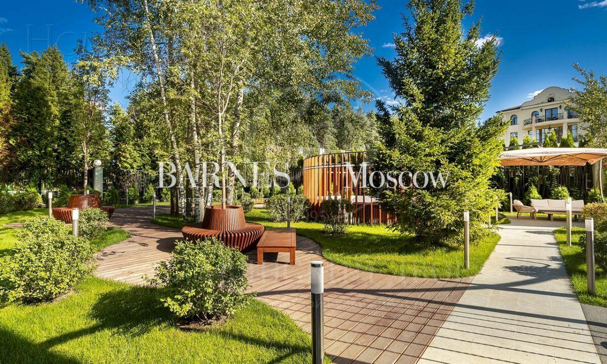 3-этажный коттедж 2 524 м² без отделки