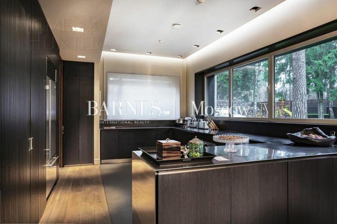 2-этажный коттедж 1 400 м² с отделкой