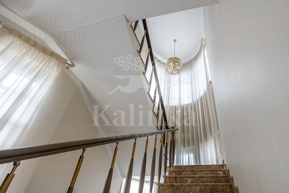 2-этажный таунхаус 350 м² с отделкой