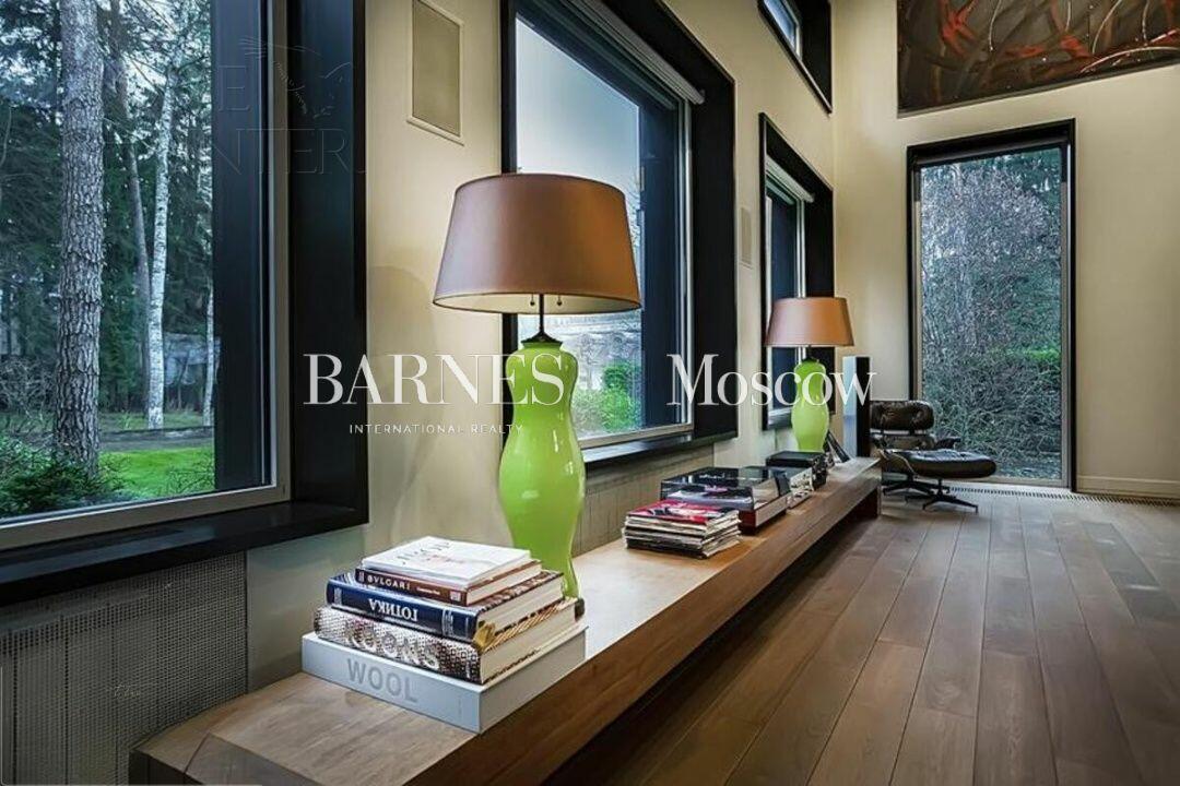 2-этажный коттедж 1 400 м² с отделкой