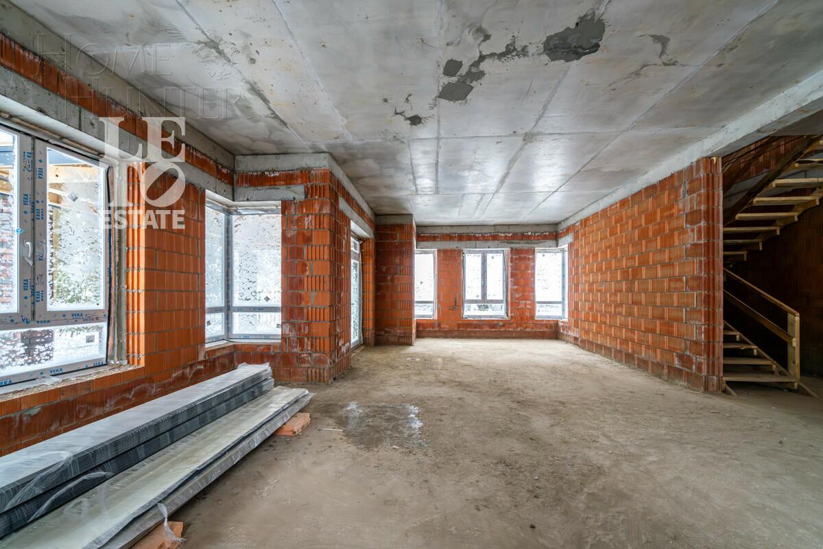 2-этажный коттедж 300 м² без отделки