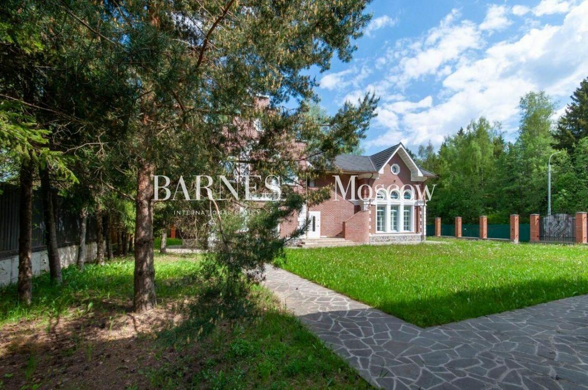 2-этажный коттедж 630 м² без отделки