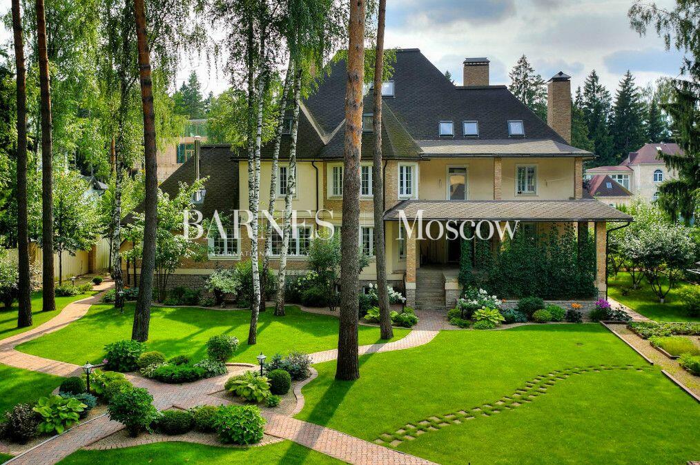 2-этажный коттедж 1 100 м² с отделкой