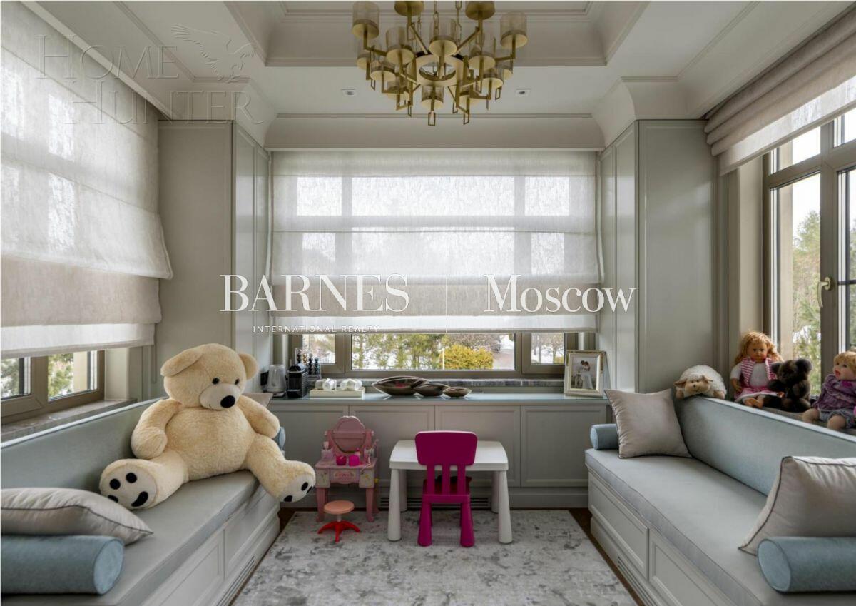 3-этажный коттедж 1 100 м² с отделкой