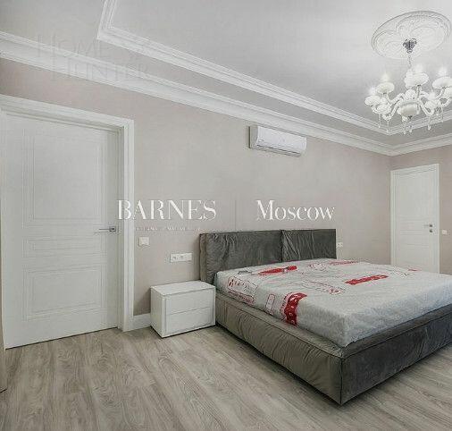 2-этажный коттедж 1 100 м² с отделкой