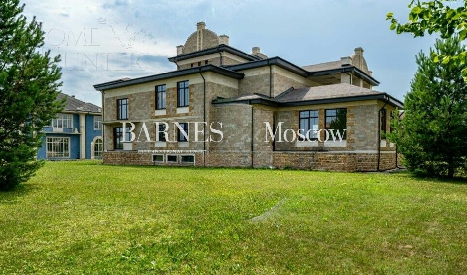 3-этажный коттедж 773 м² без отделки