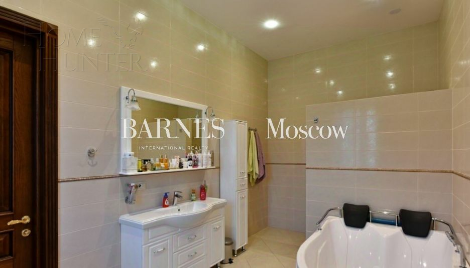 3-этажный коттедж 1 500 м² с отделкой