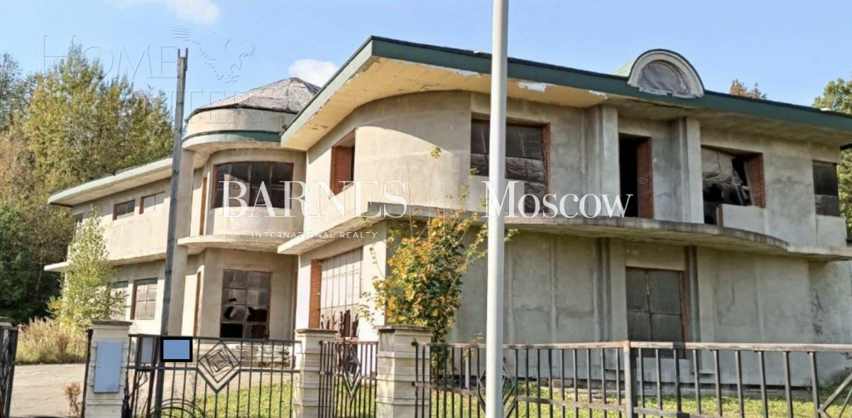 2-этажный коттедж 1 700 м² без отделки