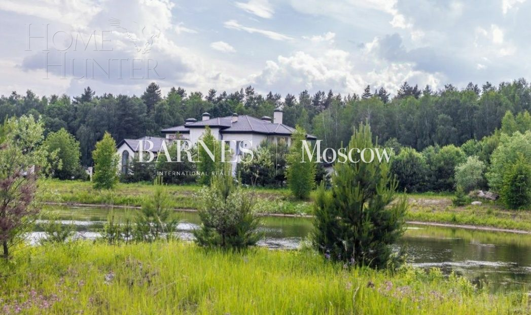 2-этажный коттедж 1 400 м² без отделки