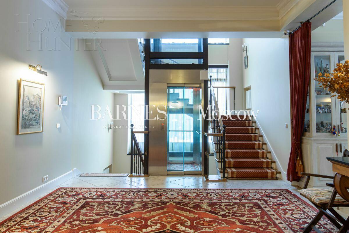 2-этажный коттедж 1 094 м² с отделкой