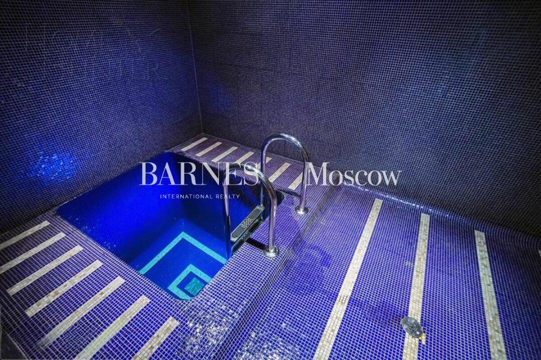 2-этажный коттедж 1 400 м² с отделкой