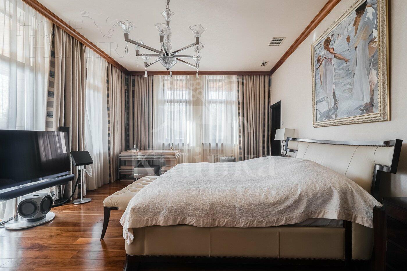 2-этажный коттедж 718 м² с отделкой