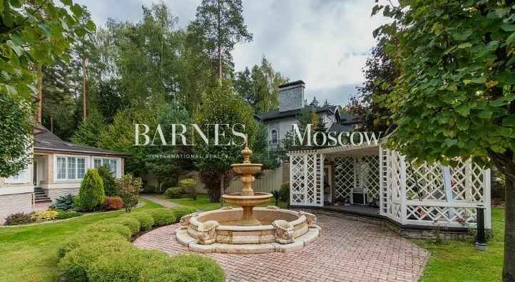 2-этажный коттедж 1 100 м² с отделкой