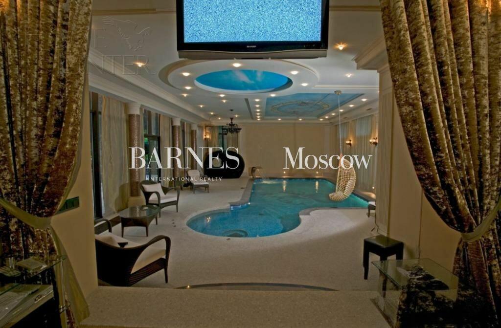 2-этажный коттедж 1 360 м² с отделкой