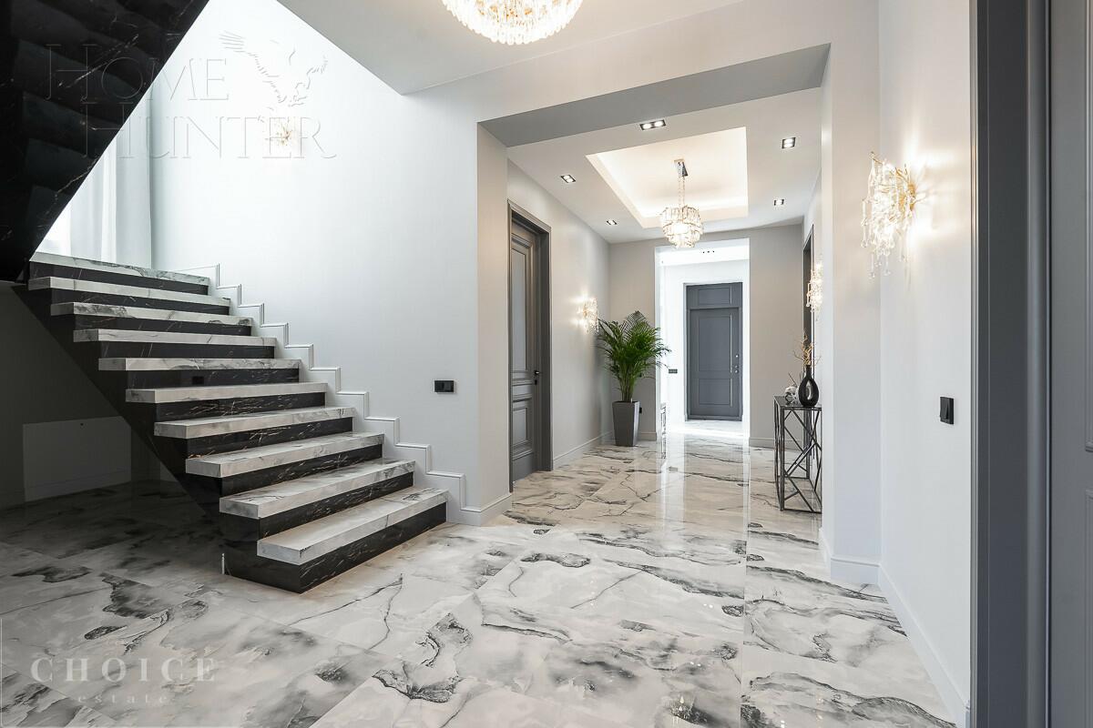 2-этажный коттедж 340 м² с отделкой