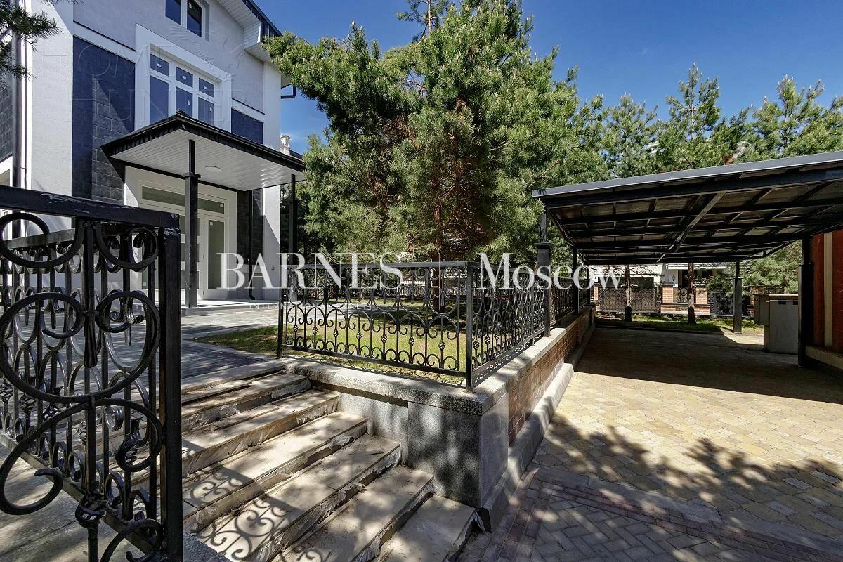 2-этажный коттедж 445.4 м² с отделкой