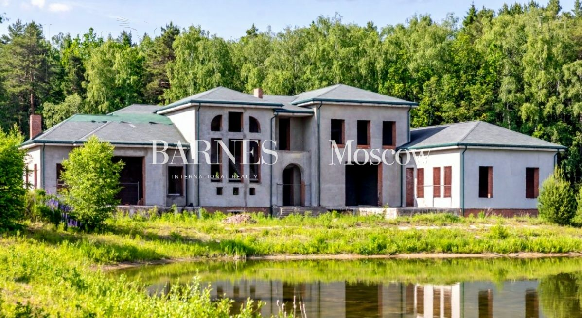 2-этажный коттедж 1 400 м² без отделки