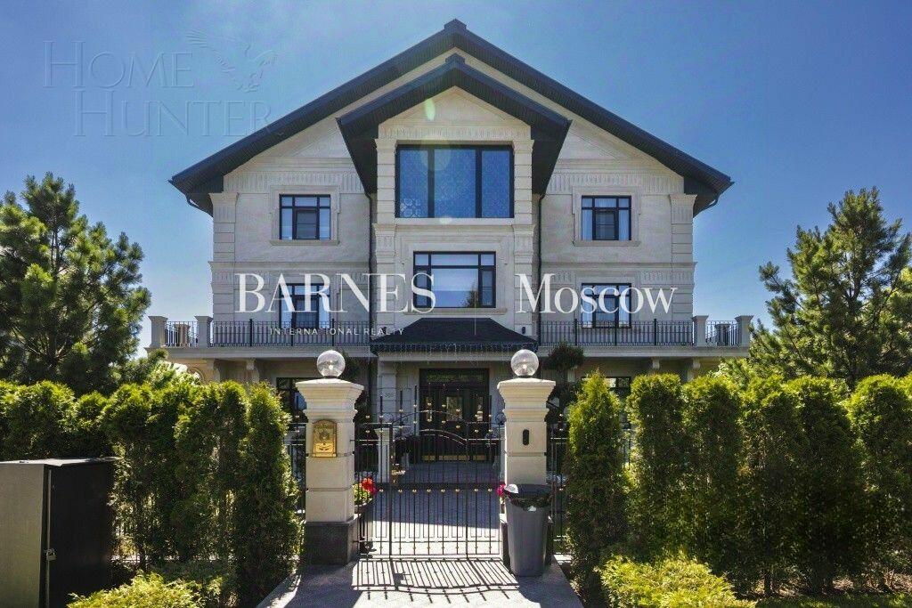 3-этажный коттедж 1 100 м² с отделкой